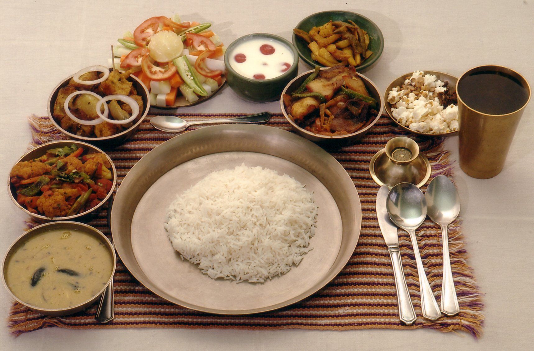 Традиционный Непальский ужин - часть инсентив программы в Катманду